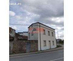 SE VENDE CASA CON TERRENO CERCA DEL SAGRADO CORAZÓN