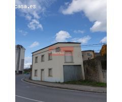 SE VENDE CASA CON TERRENO CERCA DEL SAGRADO CORAZÓN