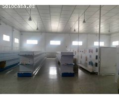 Nave con vivienda en venta