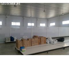Nave con vivienda en venta