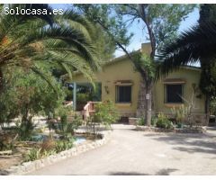 Chalet en venta a un paso de Baena