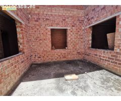 CASA CON NAVE EN CONSTRUCCIÓN