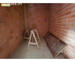 CASA CON NAVE EN CONSTRUCCIÓN