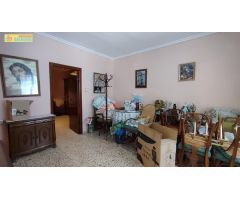 CASA EN VENTA CON COCHERA