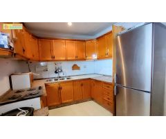CASA EN VENTA CON COCHERA