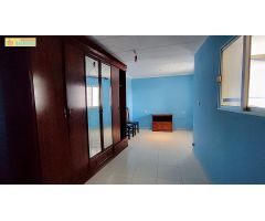 CASA EN VENTA CON COCHERA