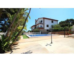 CHALET EN URBANIZACIÓN EL BALCÓ