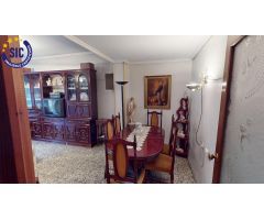 VIVIENDA DE ORIGEN CON BALCON DE 3 HAB, BAÑO Y ASEO AL LADO DE LA FAROLA Y PASEO RIBALTA EN CASTELLO
