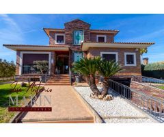 ESPECTACULAR CHALET CON PISCINA EN GOLF GUADIANA!!!!