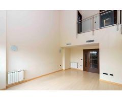 DUPLEX EN BARRIADA DE LLERA