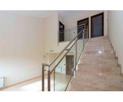 DUPLEX EN BARRIADA DE LLERA