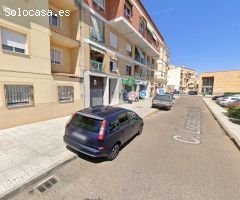 Oportunidad de Inversión en el Corazón de Badajoz: Amplio Piso para Reformar
