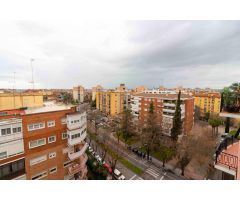 AMPLIO PISO CON ESPECTACULARES VISTAS EN LA AVENIDA COLÓN