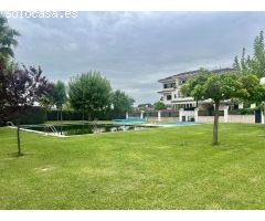 ¡Vive en una urbanización privada en Las Vaguadas!