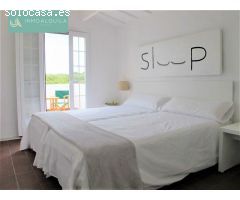 Piso de 3 habitaciones, 3baños. Se alquila de temporada de Mayo hasta Octubre. 2.500€/mes