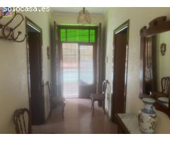 CASA DE PUEBLO ESQUINA EN ARCHENA CERCA MERCDO DE ABASTOS