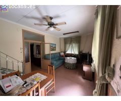 CASA DE PUEBLO ESQUINA EN ARCHENA CERCA MERCDO DE ABASTOS