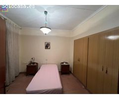 CASA DE PUEBLO ESQUINA EN ARCHENA CERCA MERCDO DE ABASTOS