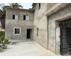 CASA CON ALMACEN EN EL HURTADO