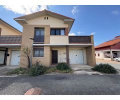 Chalet en Venta en Garínoain, Navarra