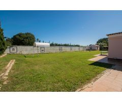 Chalet en Venta en Los Carmonas, Sevilla