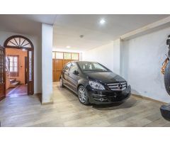 SE VENDE CASA 286 M2 CON 2 VIVIENDAS INDEPENDIENTES  (TOTAL 6 HABIT. + 4 BAÑOS)  Y AMPLIO GARAJE