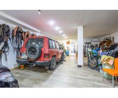 SE VENDE CASA 286 M2 CON 2 VIVIENDAS INDEPENDIENTES  (TOTAL 6 HABIT. + 4 BAÑOS)  Y AMPLIO GARAJE