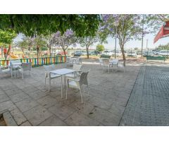 SE VENDE LOCAL DE ESQUINA  62 M2 CON POSIBILIDAD DE CAMBIO DE USO A VIVIENDA, CON PATIO 24 M2