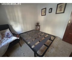 ¡GRAN OPORTUNIDAD! CASA AMPLIA Y BIEN UBICADA EN BARRIADA DE CONSOLACIÓN DE UTRERA!