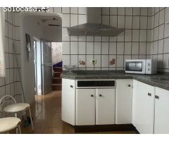 ¡GRAN OPORTUNIDAD! CASA AMPLIA Y BIEN UBICADA EN BARRIADA DE CONSOLACIÓN DE UTRERA!