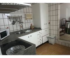 ¡GRAN OPORTUNIDAD! CASA AMPLIA Y BIEN UBICADA EN BARRIADA DE CONSOLACIÓN DE UTRERA!
