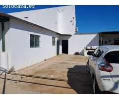 Vivienda y negocio en un solo lugar: descubre esta gran inversión  en Utrera
