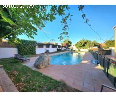 CHALET EN VENTA EN URBANIZACIÓN LA JUNCOSA EN ALCALA DE GUADAIRA