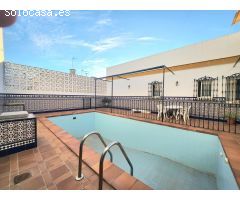 IMPRESIONANTE CASA EN CENTRO DE ALCALA DE UNA SOLA PLANTA CON LOCAL COMERCIAL Y GARAJE.