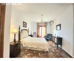 IMPRESIONANTE CASA EN CENTRO DE ALCALA DE UNA SOLA PLANTA CON LOCAL COMERCIAL Y GARAJE.