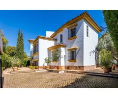 Chalet en Venta en Bormujos, Sevilla