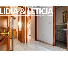 Casa en Alcala de Guadaira con gra patio pegada al centro