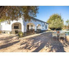 Espectacular chalet con piscina en Zona Magistrado