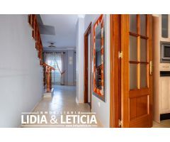 CASA ADOSADA CON GARAJE Y TRASTERO