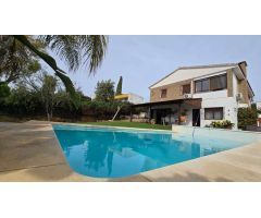CHALET INDEPENDIENTE EN URB. LA JUNCOSA