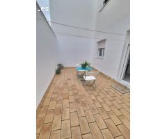 APARTAMENTO AMUEBLADO CON PATIO