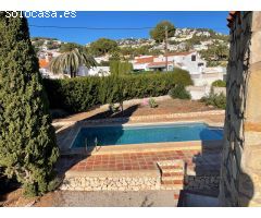 Moraira se vende chalet con piscina cerca del pueblo.