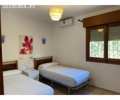 Moraira se vende chalet con piscina cerca del pueblo.