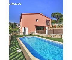Chalet en Venta en Vidreres, Girona
