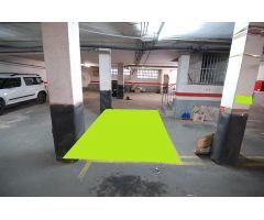 Plaza garaje coche mediano