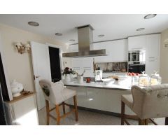 ???? ¡CHALET DE LUJO EN TIANA! 229m² | PISCINA ??????? | BUHARDILLA VISTAS ???? | GARAJE DOBLE ????