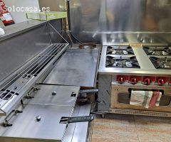 Bar muy bien situado todo montado con terraza