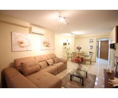 EN VENTA PISO CON TRES DORMITORIOS