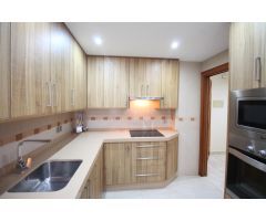 EN VENTA PISO CON TRES DORMITORIOS