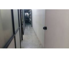 LOCAL COMERCIAL EN VENTA DIÁFANO CON TIENDA, ALMACÉN Y OFICINA EN ZONA OMS I DE PRAT
